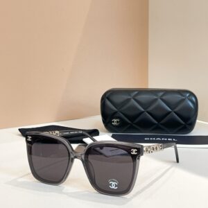 CHANEL Hollow Logo Design of Chanel's Fashionable High-quality Sunglasses